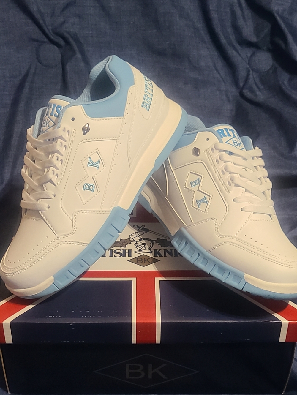 British Knights Low "Carolina Blue" New In Original Box! Women 9/Youth 7